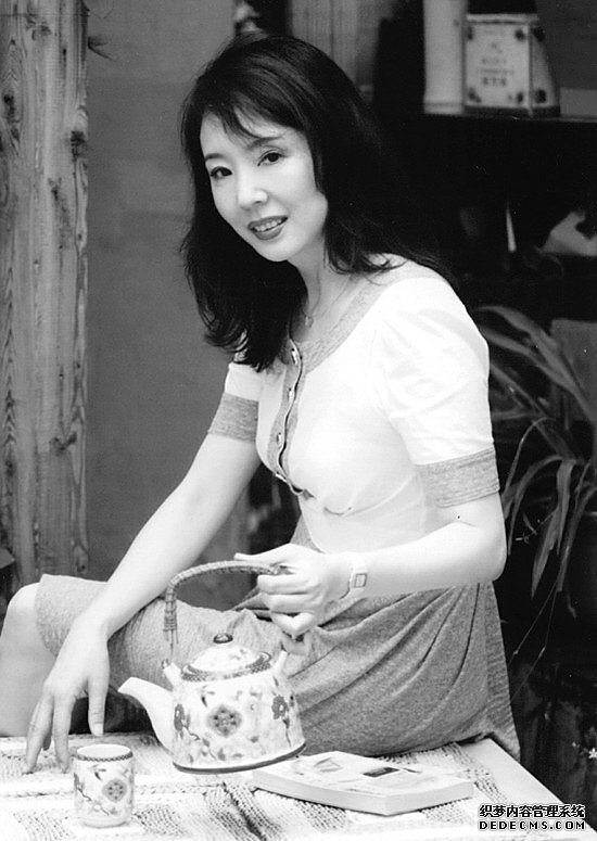 ���±�Ե��